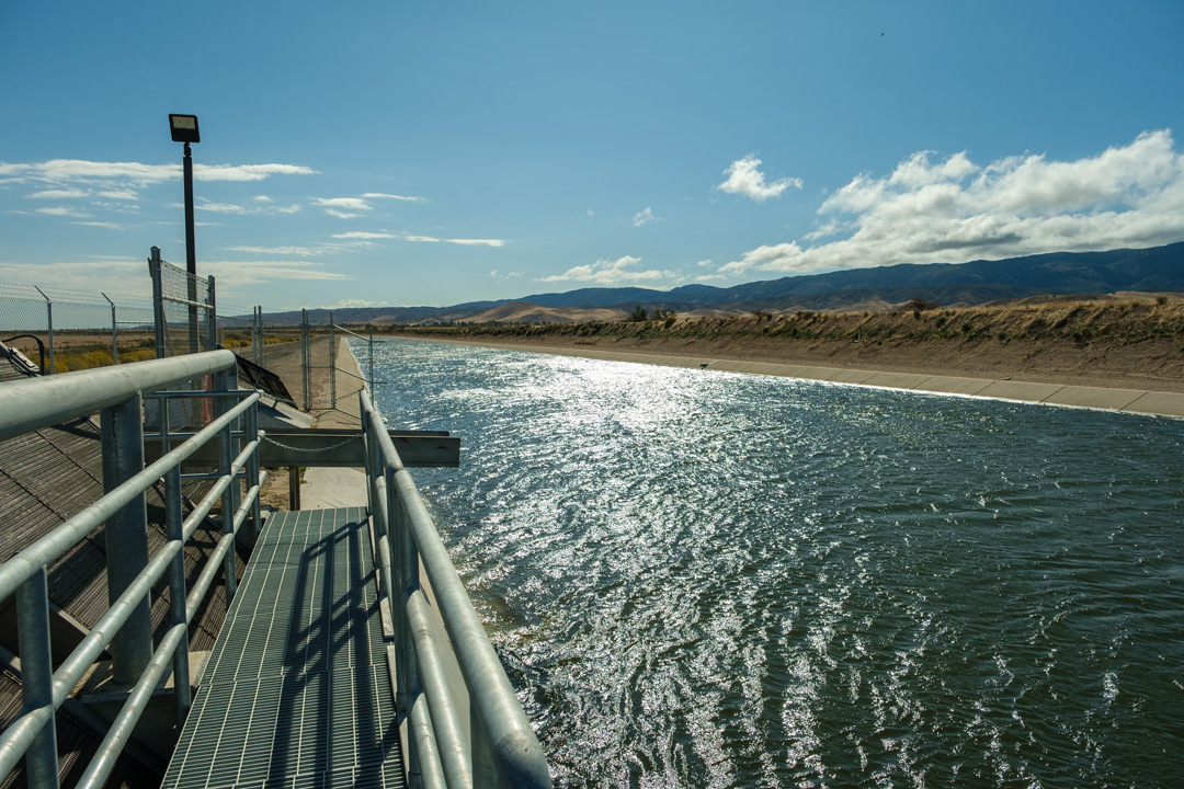 A photo of where the High Desert Water Bank meets the East Branch of the State Water Project.